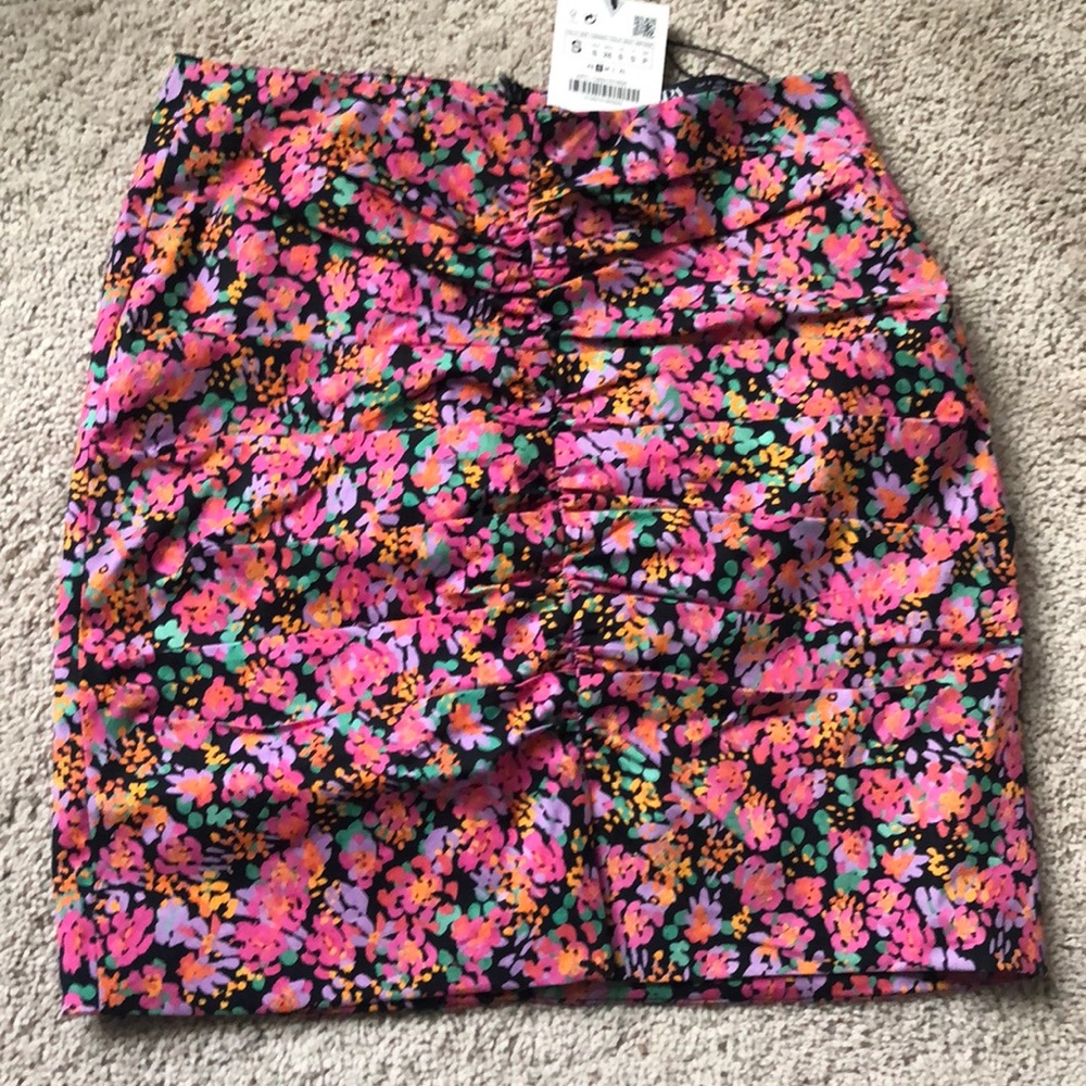 New!!!! Zara draped mini skirt. Last one!!!! - Picture 6 of 8